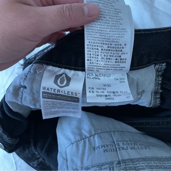 Levi’s Jean shorts - Picture 4 of 4